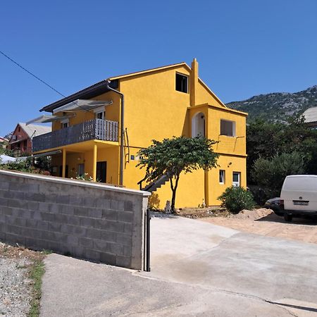 Apartments Mara Bela Karlobag Dış mekan fotoğraf