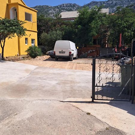 Apartments Mara Bela Karlobag Dış mekan fotoğraf