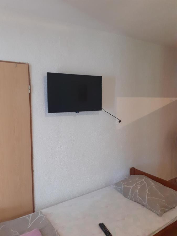 Apartments Mara Bela Karlobag Dış mekan fotoğraf