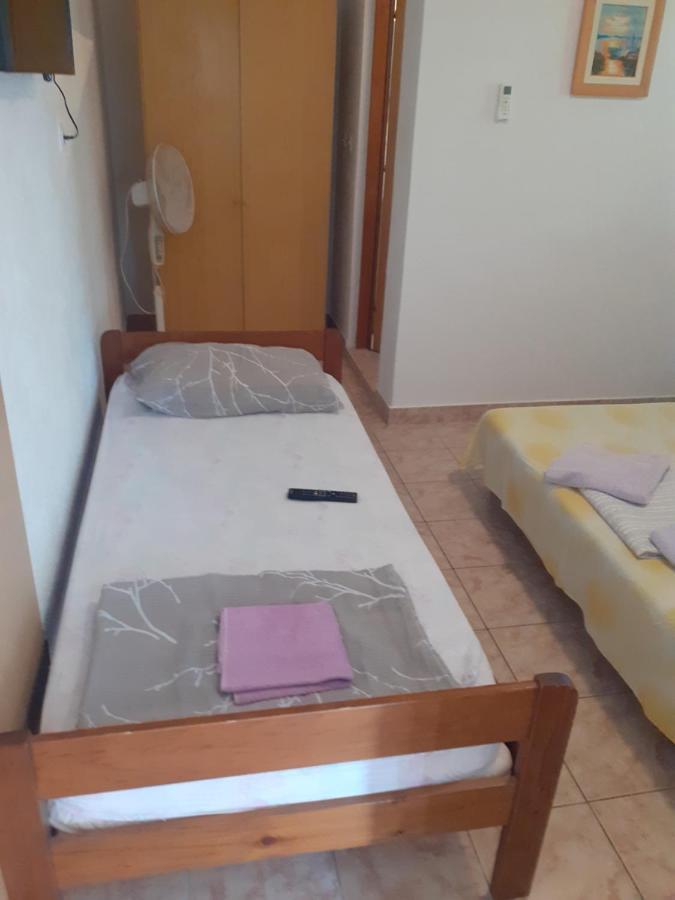 Apartments Mara Bela Karlobag Dış mekan fotoğraf