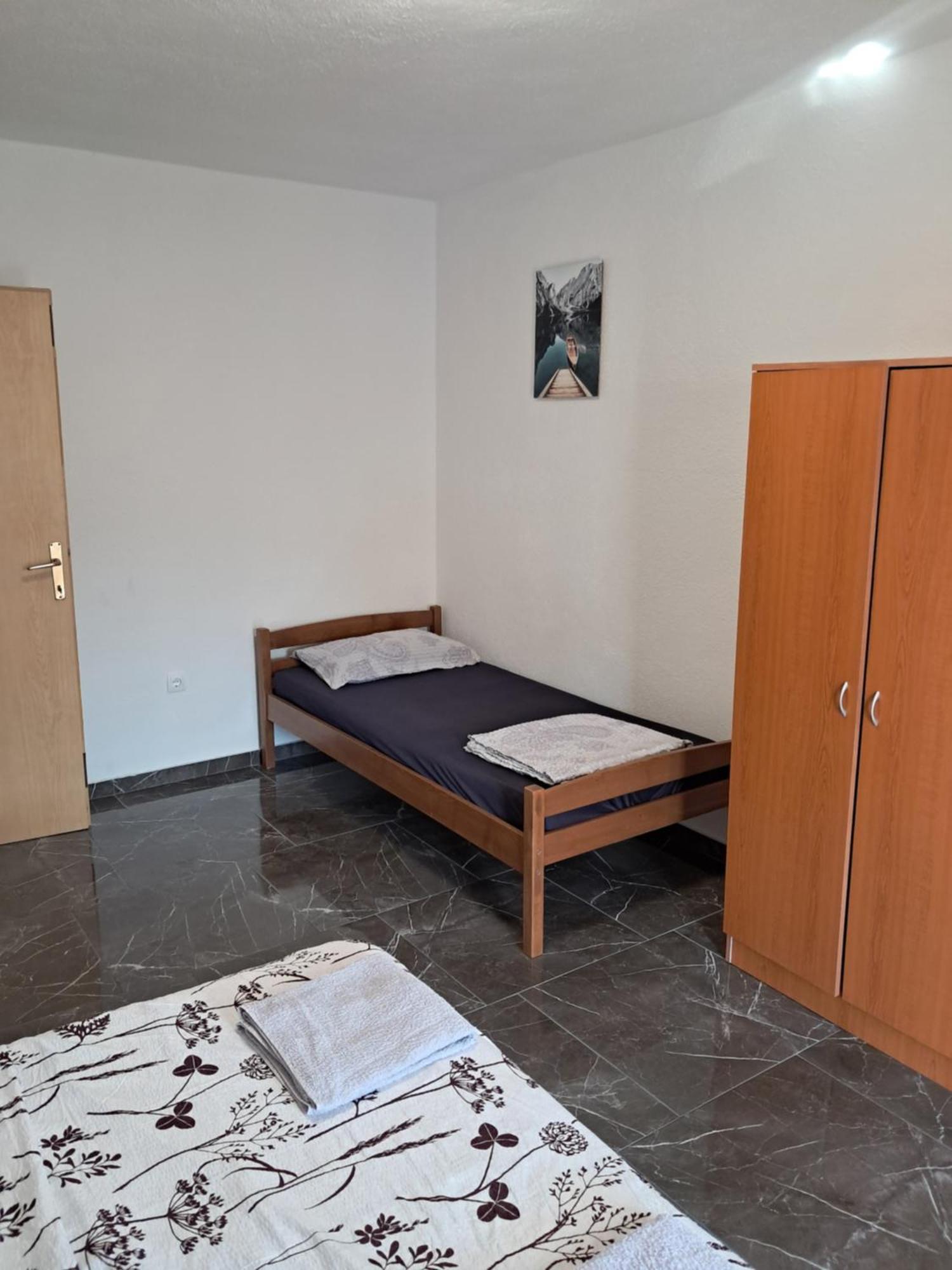 Apartments Mara Bela Karlobag Dış mekan fotoğraf