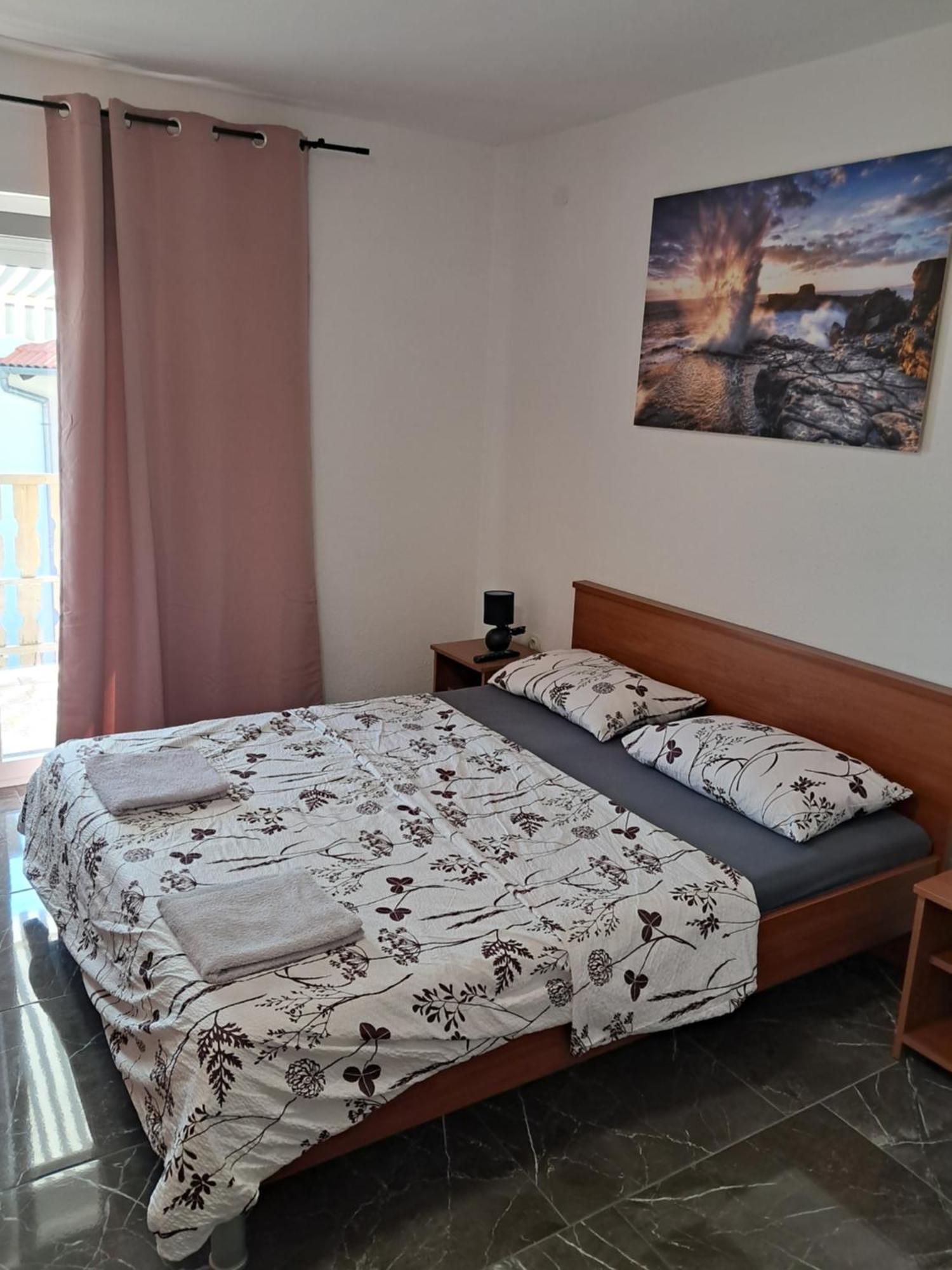Apartments Mara Bela Karlobag Dış mekan fotoğraf