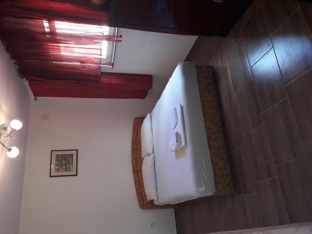 Apartments Mara Bela Karlobag Dış mekan fotoğraf
